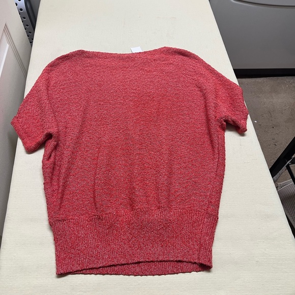 NWT Ann Taylor M short sleeve shade of red/white sweater - Picture 7 of 9